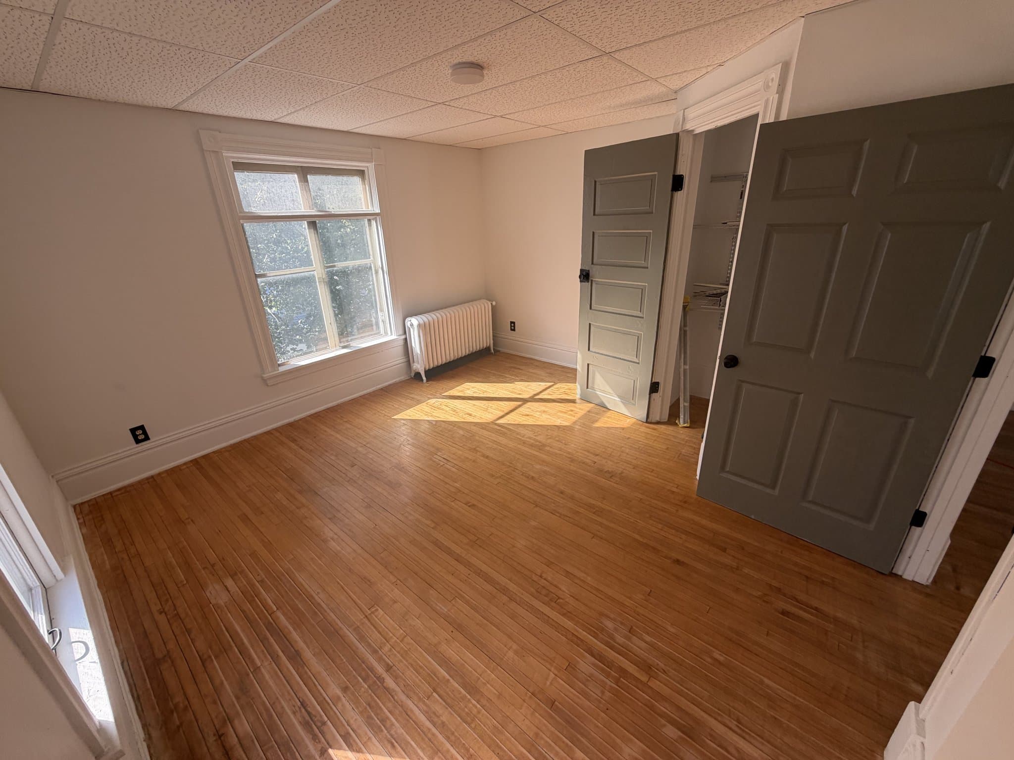 minneapolis Multiplex: 1517 11TH AVE S apt # 1