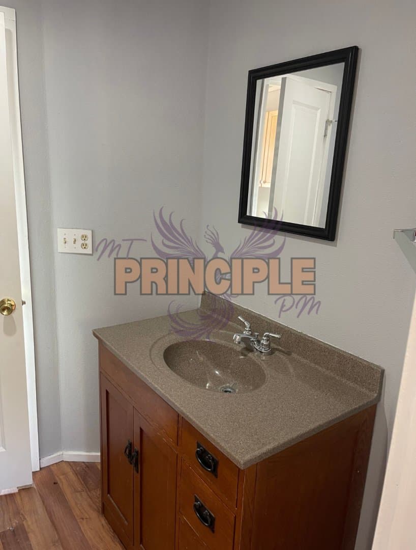 Anaconda Apartment: 715-719 W. 6th St