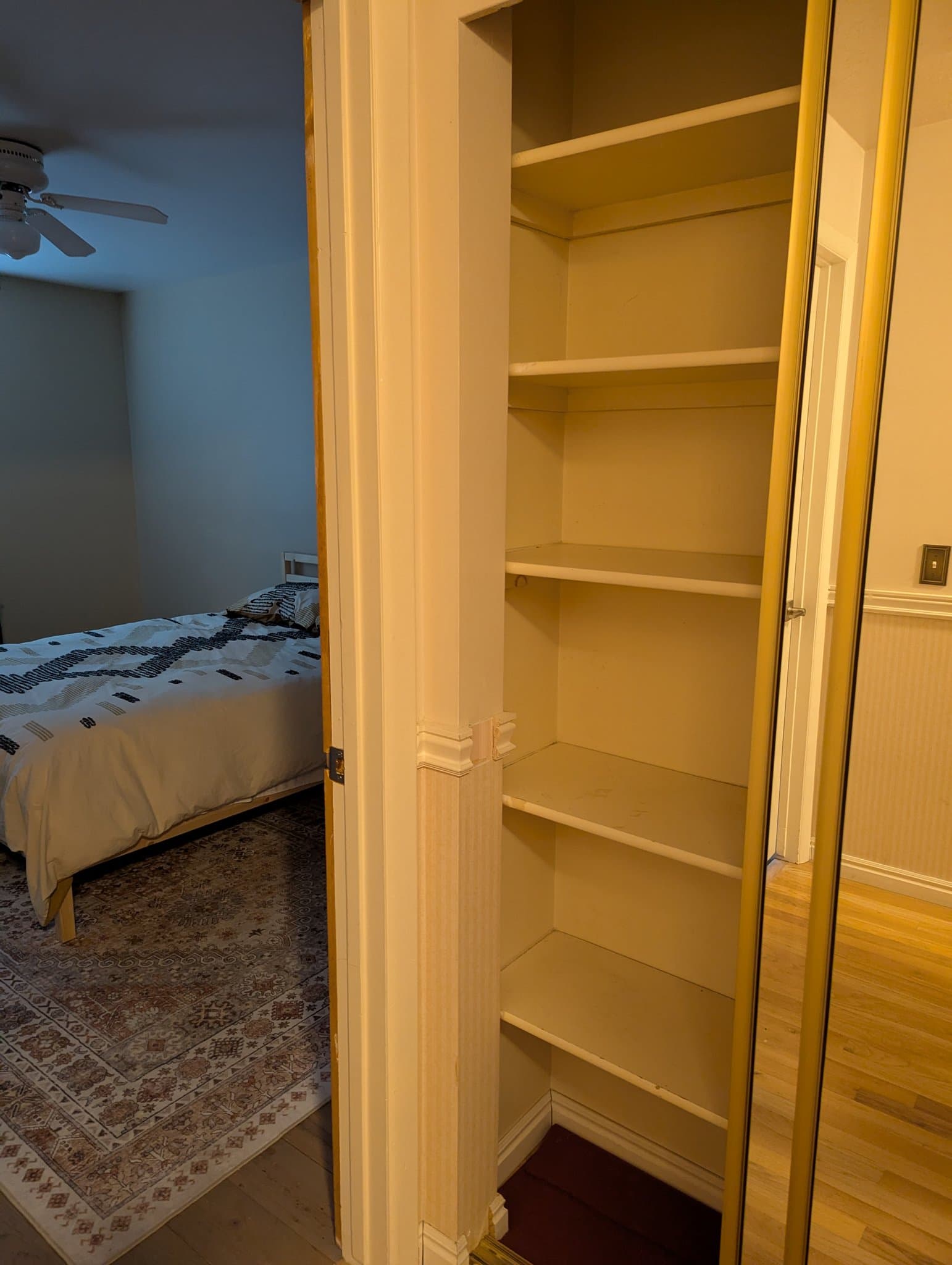 Sandy Single Room: 8134 S Scandia Ct