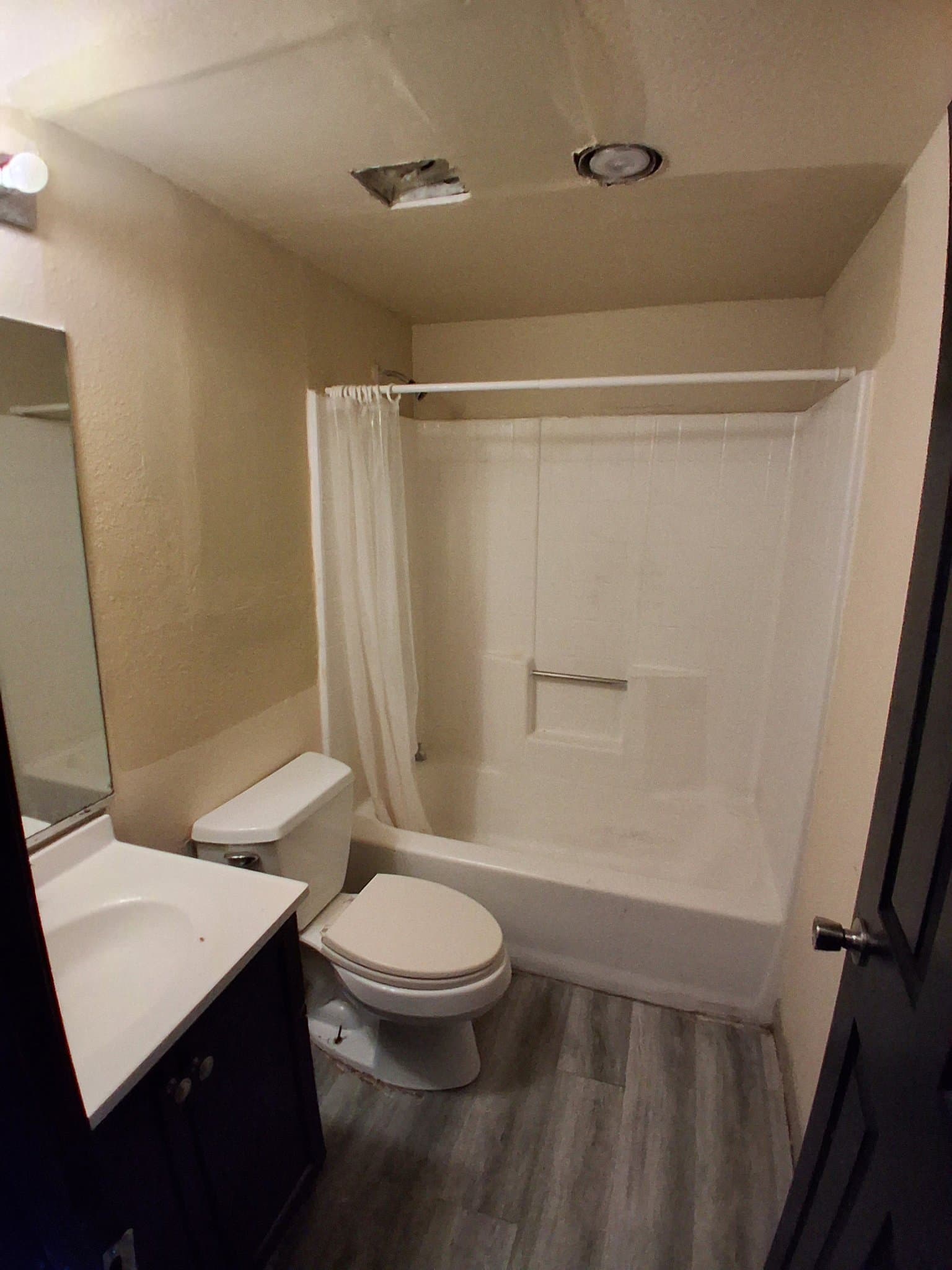 Las Vegas Apartment: 921 Las Vegas Blvd N
