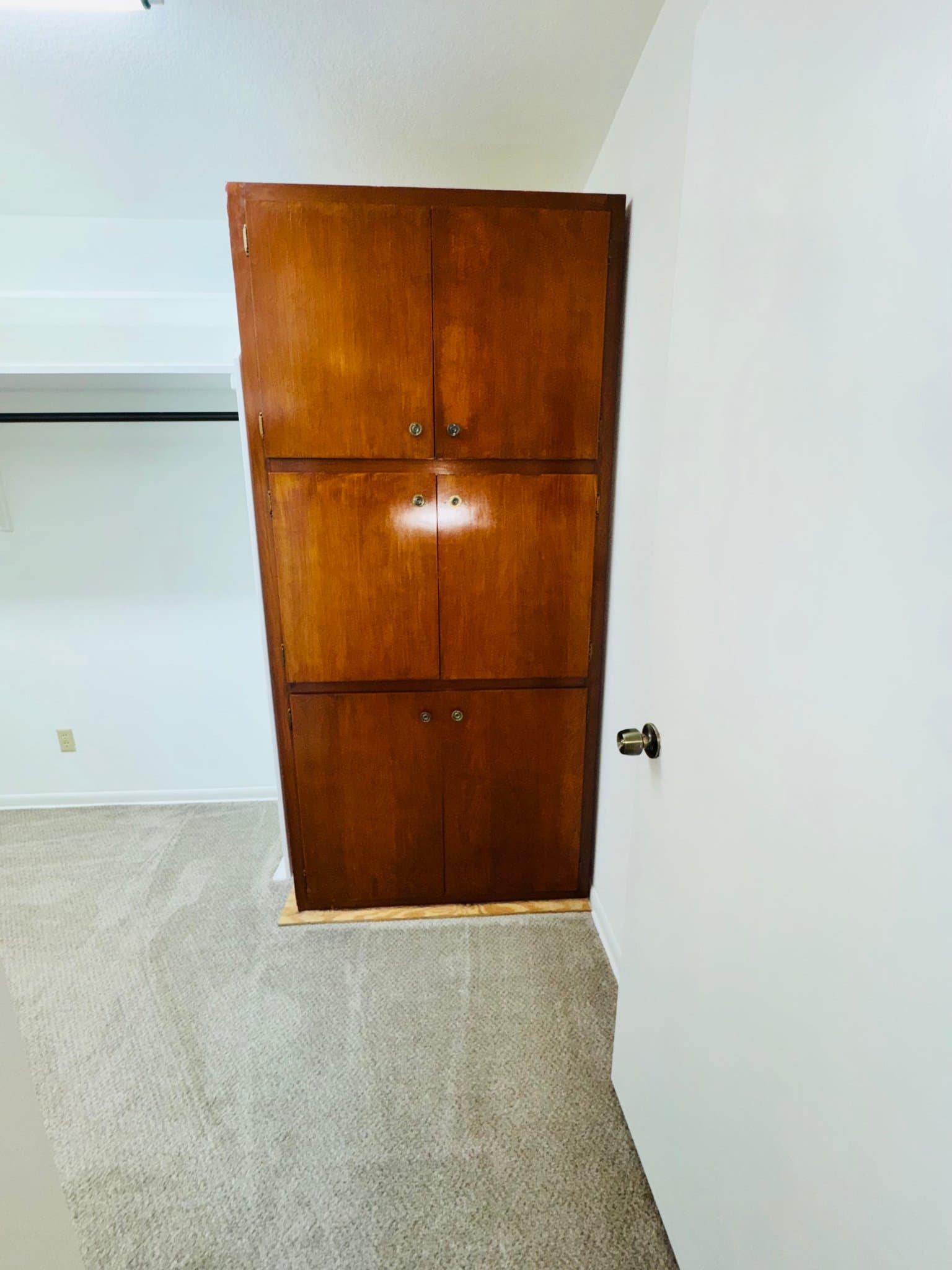 San Antonio Single Room: 5618 Sir Gareth Dr.