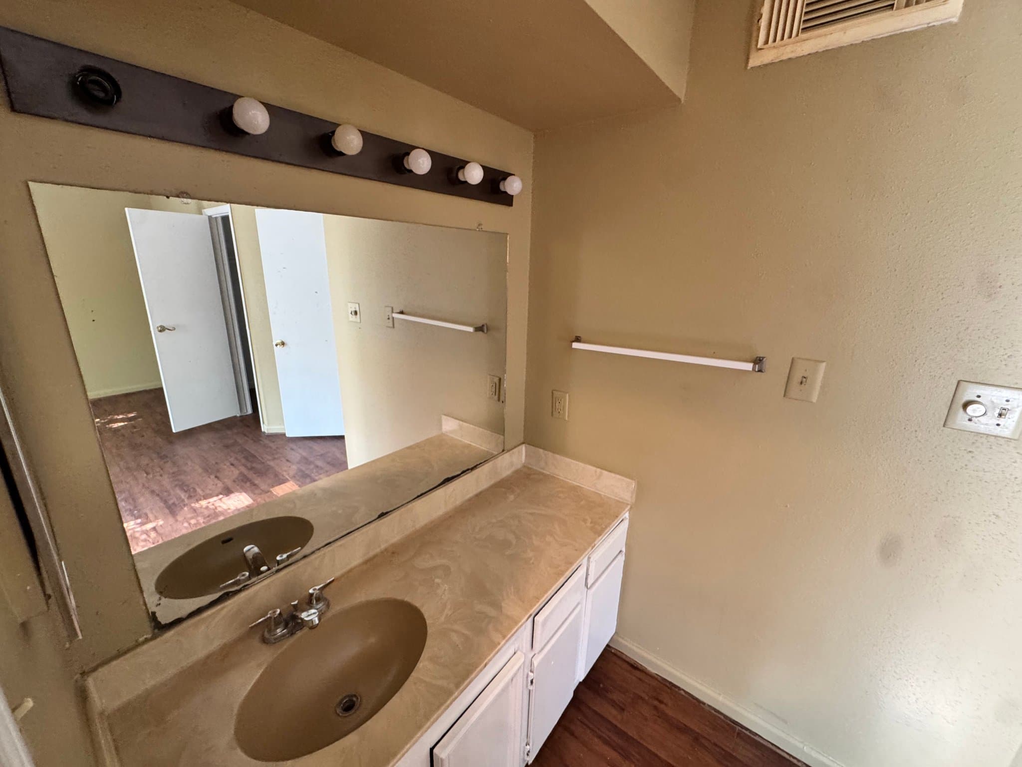 Houston Apartment: 7200 tc jester blvd