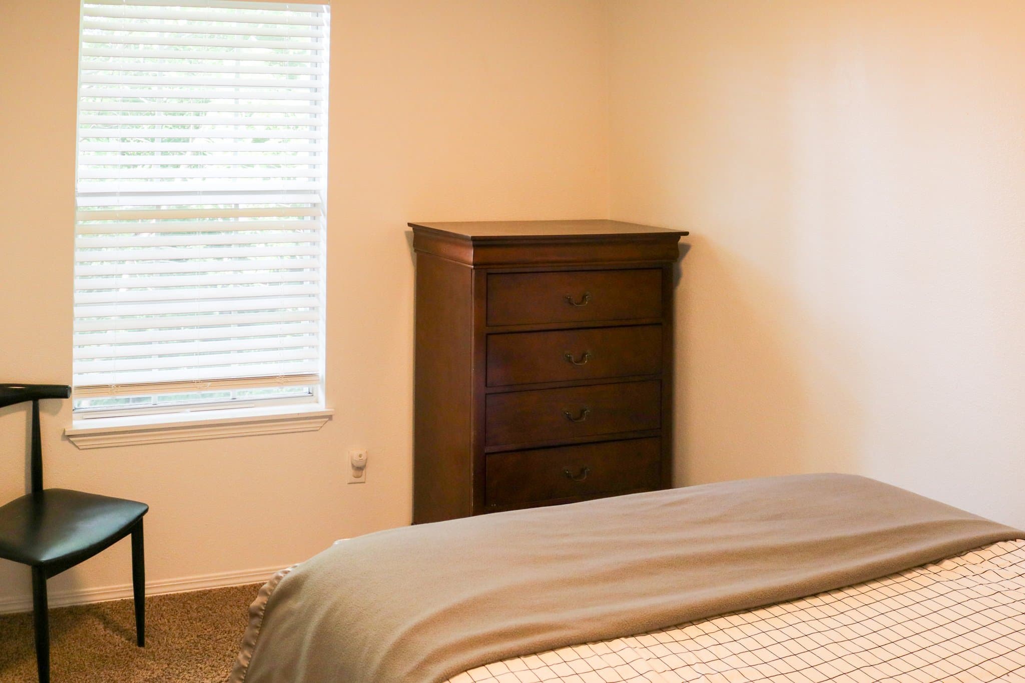 Fayetteville Townhome: 594 W Moan Pl