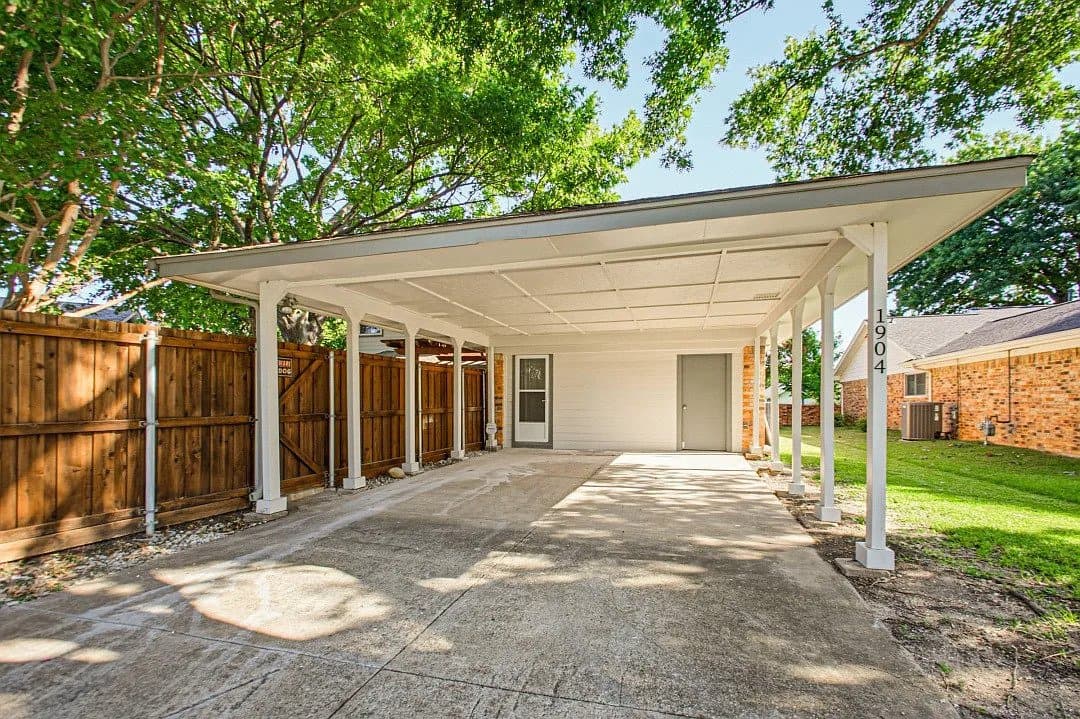 Richardson House: 1904 Clover Trl