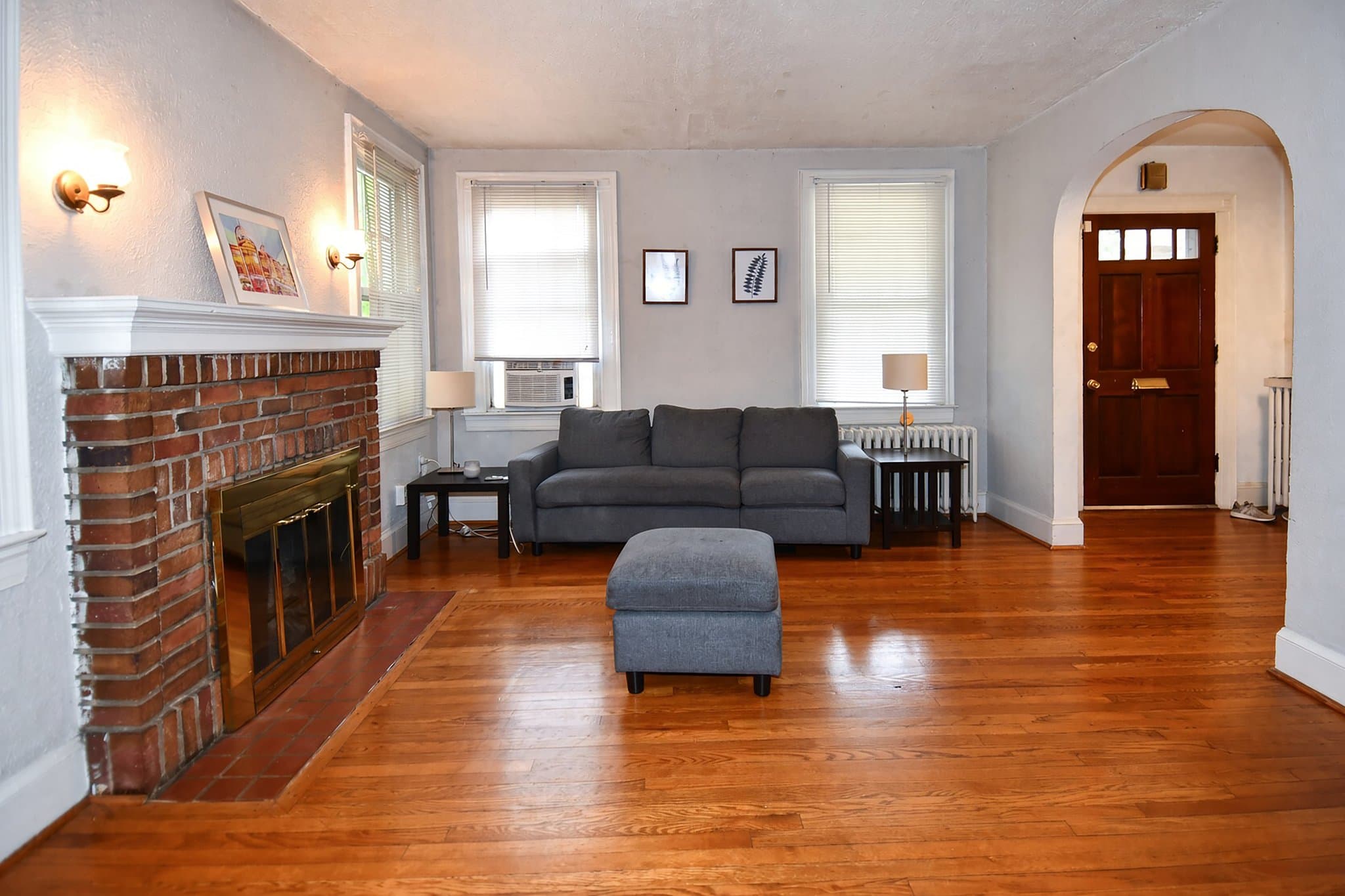 Washington Townhome: 4210 10th Street NE