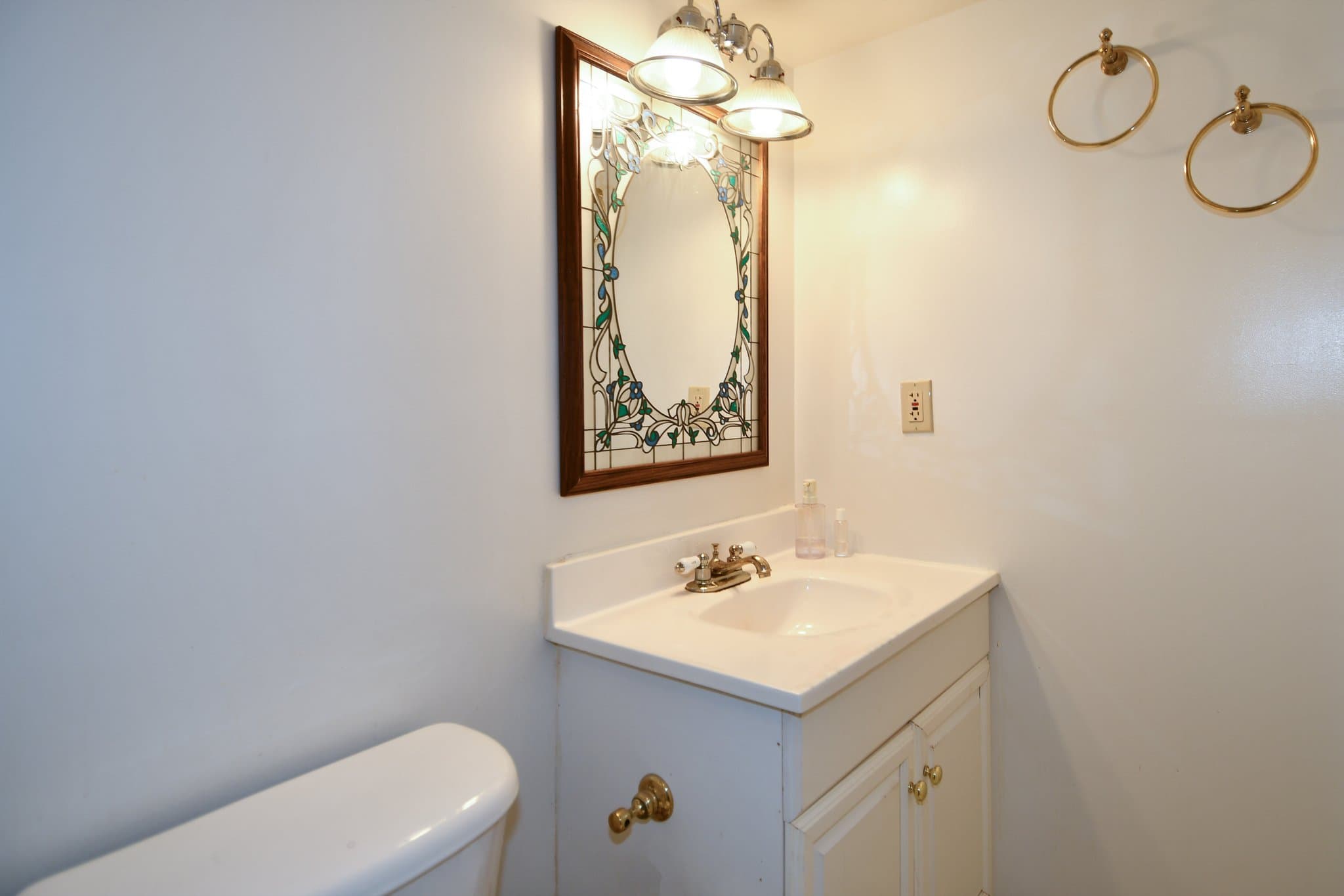 Washington Townhome: 4210 10th Street NE