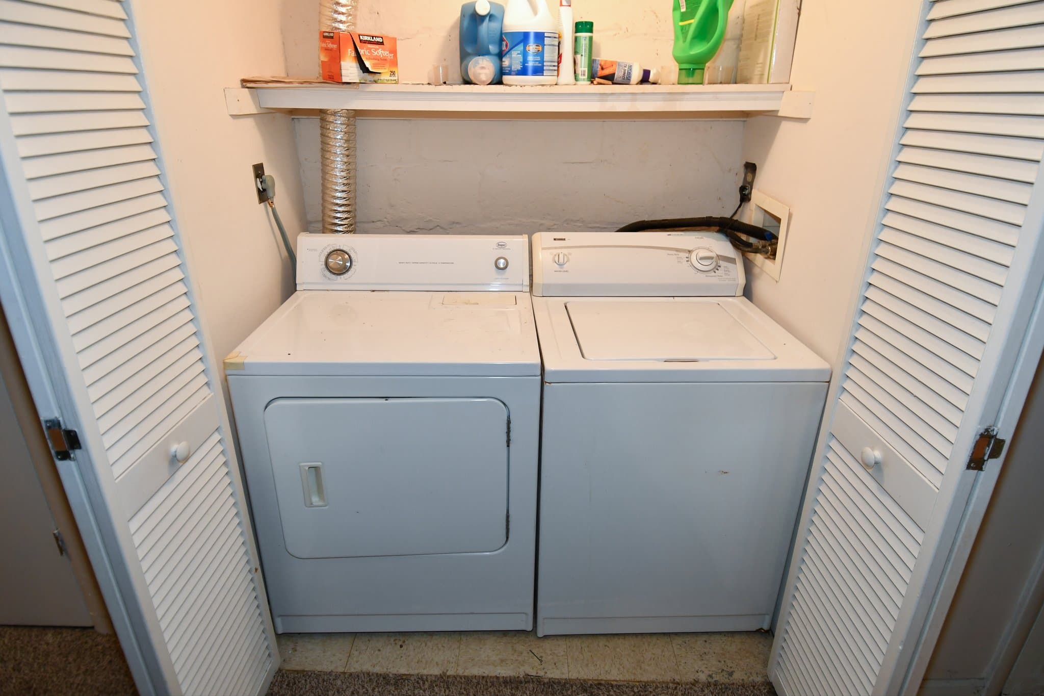 Washington Townhome: 4210 10th Street NE