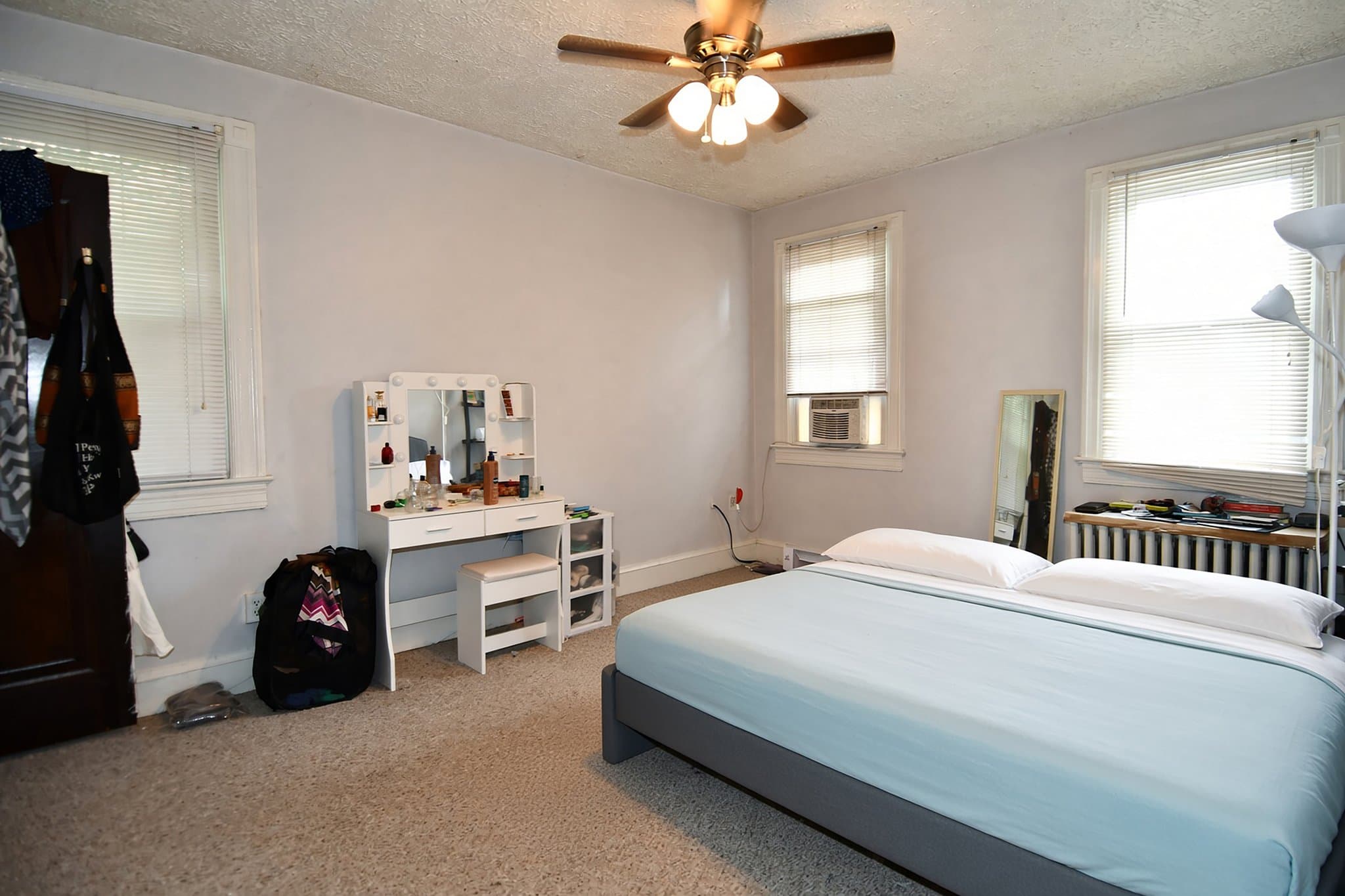 Washington Townhome: 4210 10th Street NE