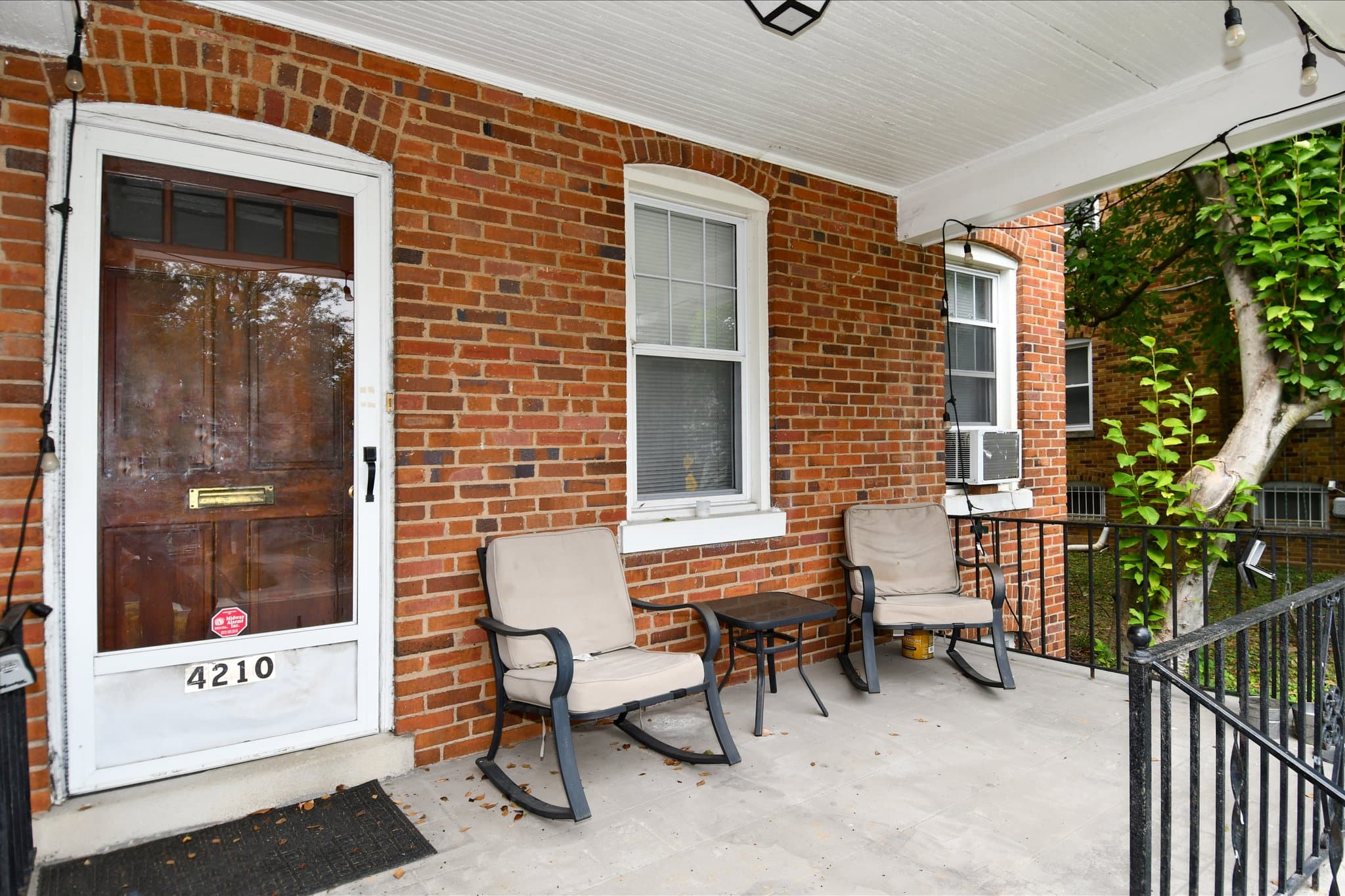 Washington Townhome: 4210 10th Street NE