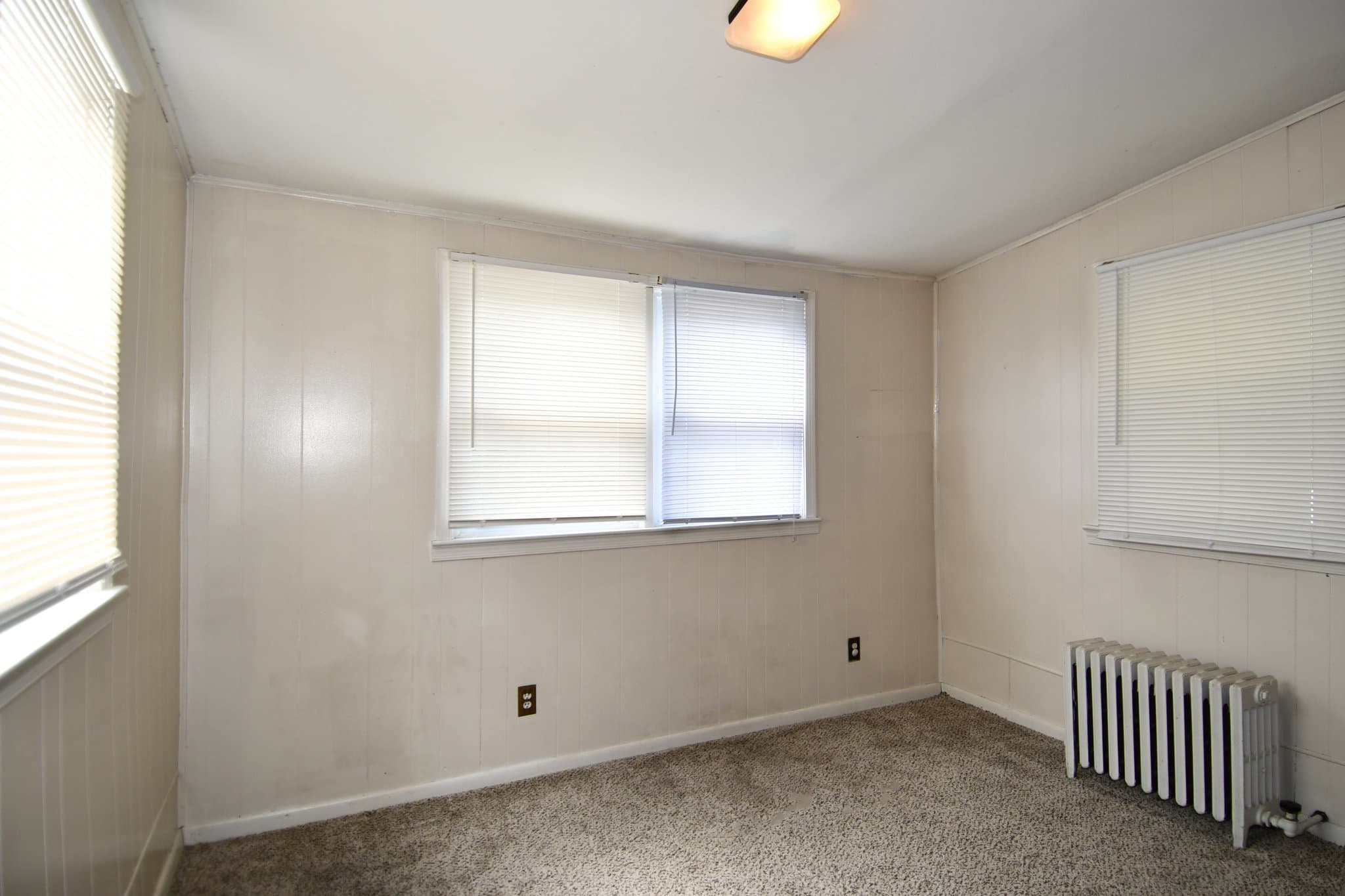 Washington Townhome: 4210 10th Street NE