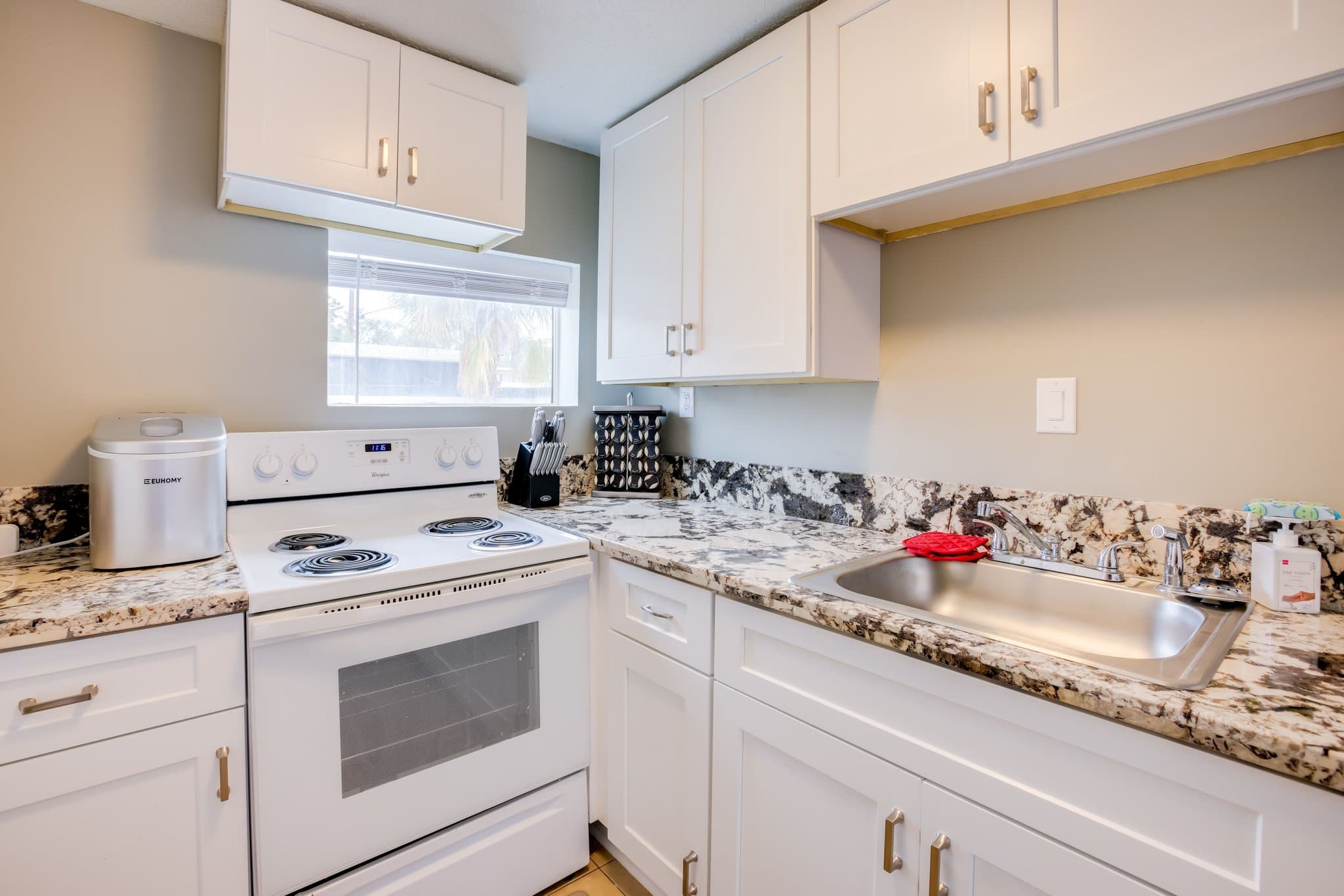 Las Vegas House: 2812 Alcoa Ave, Las Vegas, NV 89102