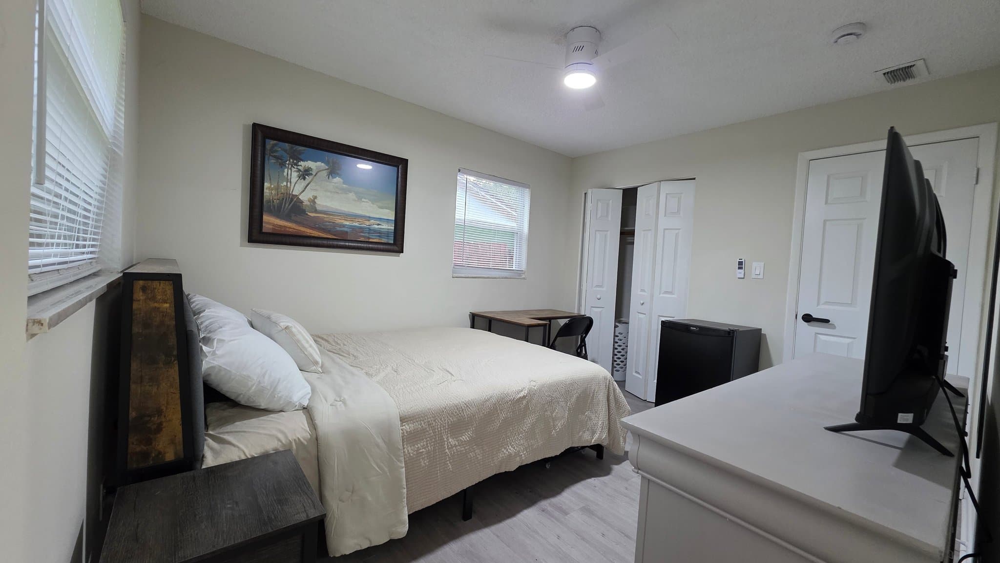 Orlando Single Room: 1343 Poppy Ave.