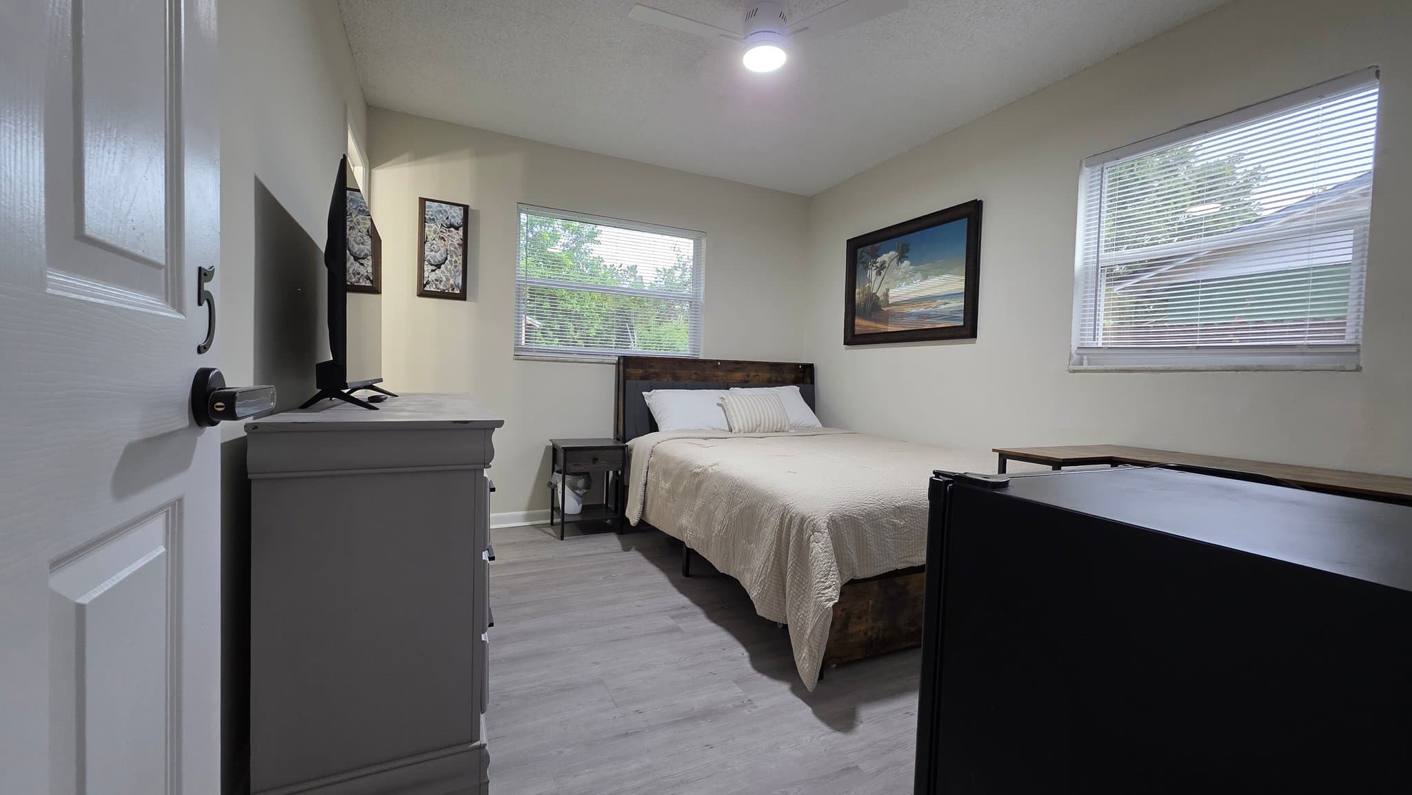 Orlando Single Room: 1343 Poppy Ave.