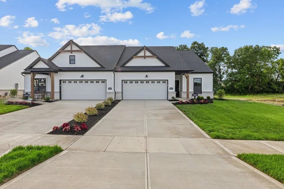 Fairfield Township House: 5669 White pine Lane