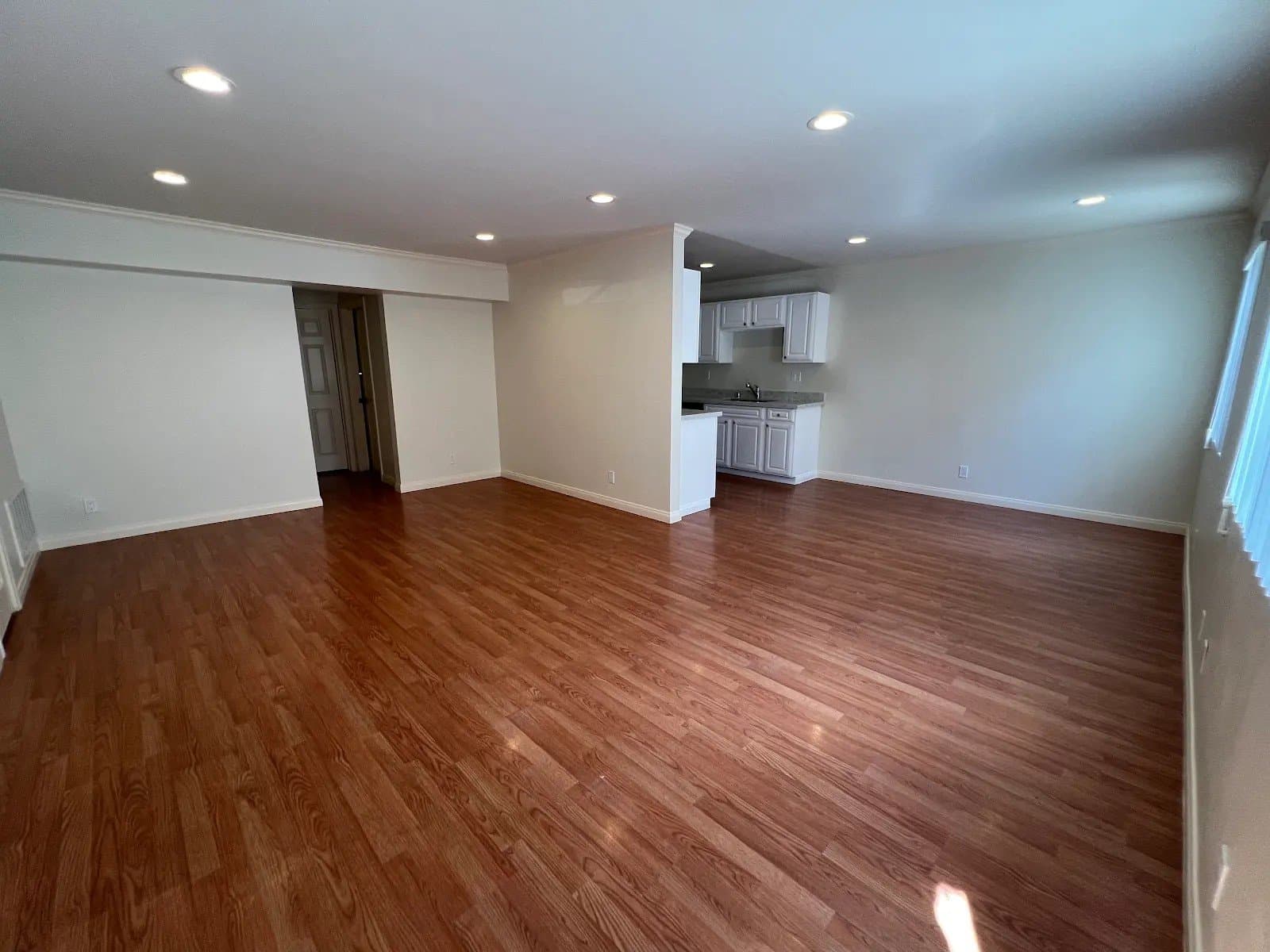 Burbank Apartment: 625 E. Cypress