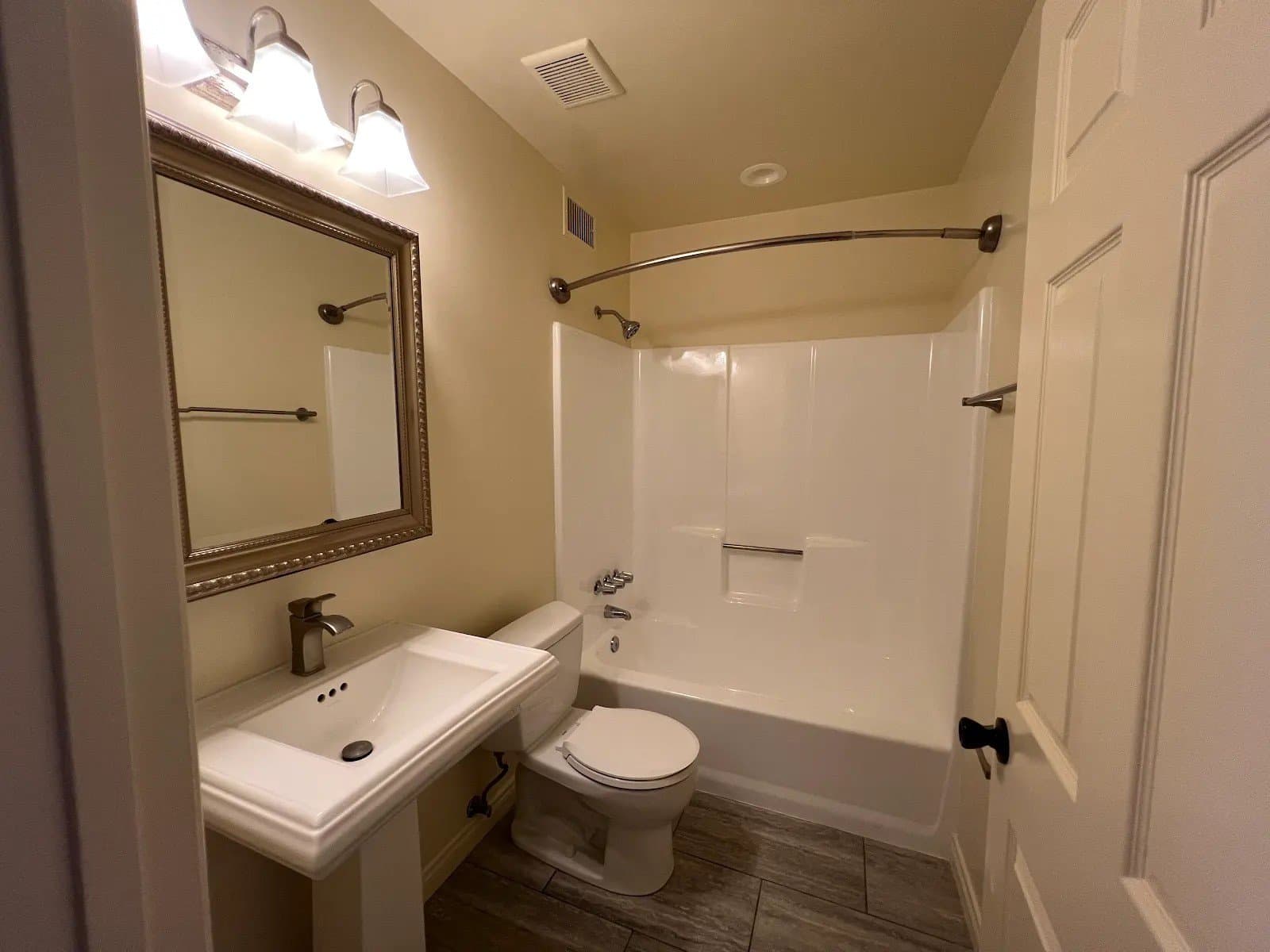 Burbank Apartment: 625 E. Cypress
