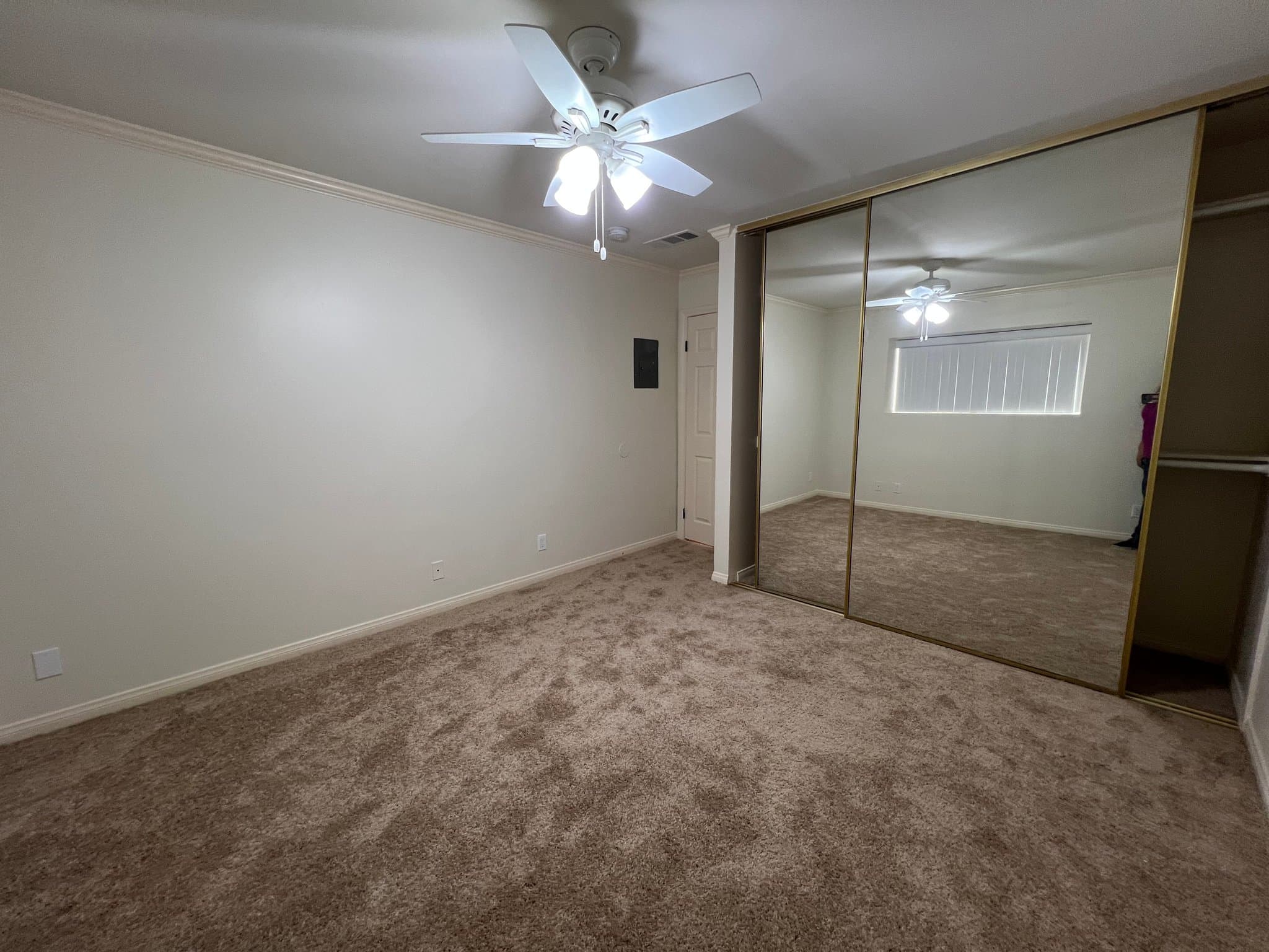 Burbank Apartment: 625 E. Cypress
