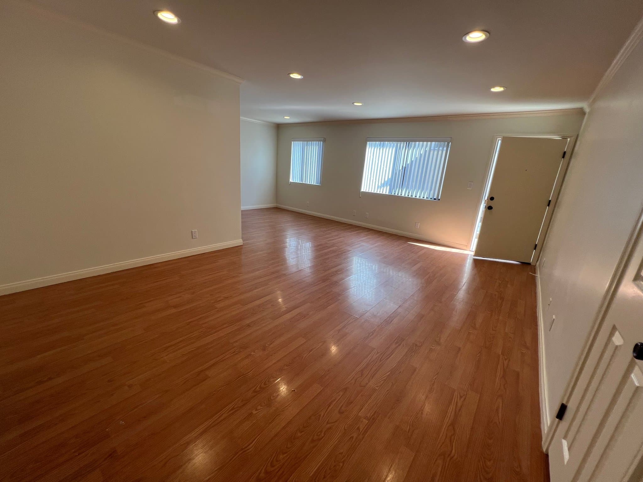 Burbank Apartment: 625 E. Cypress