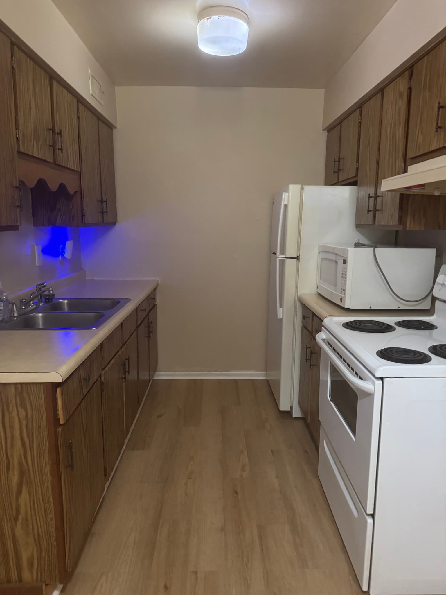 Rising Sun Apartment: 1114 5th St