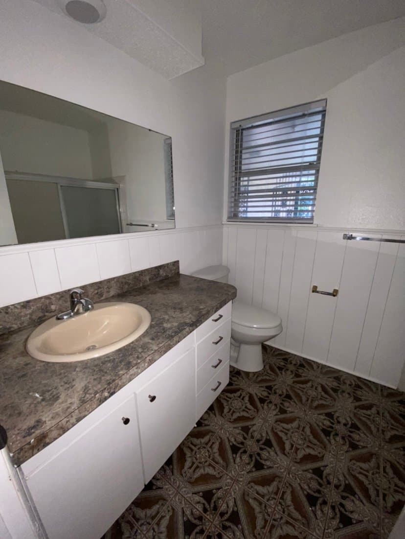Oklahoma City House: 7105 S Mckinley Ave