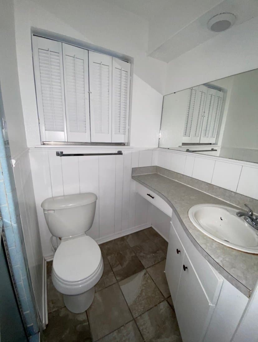 Oklahoma City House: 7105 S Mckinley Ave