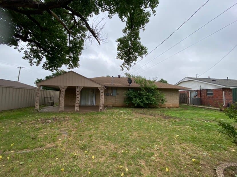 Oklahoma City House: 7105 S Mckinley Ave