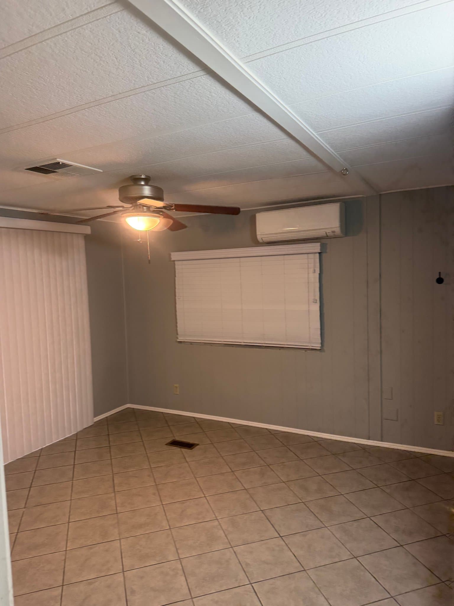 Yuma House: 24 W Rio Colorado Dr