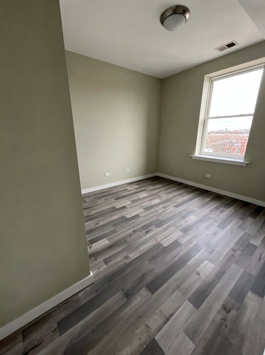 Chicago Condo: 3550 W Montrose Ave