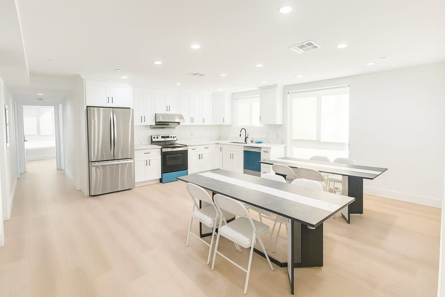 Los Angeles Single Room: 1447 W 36th Place