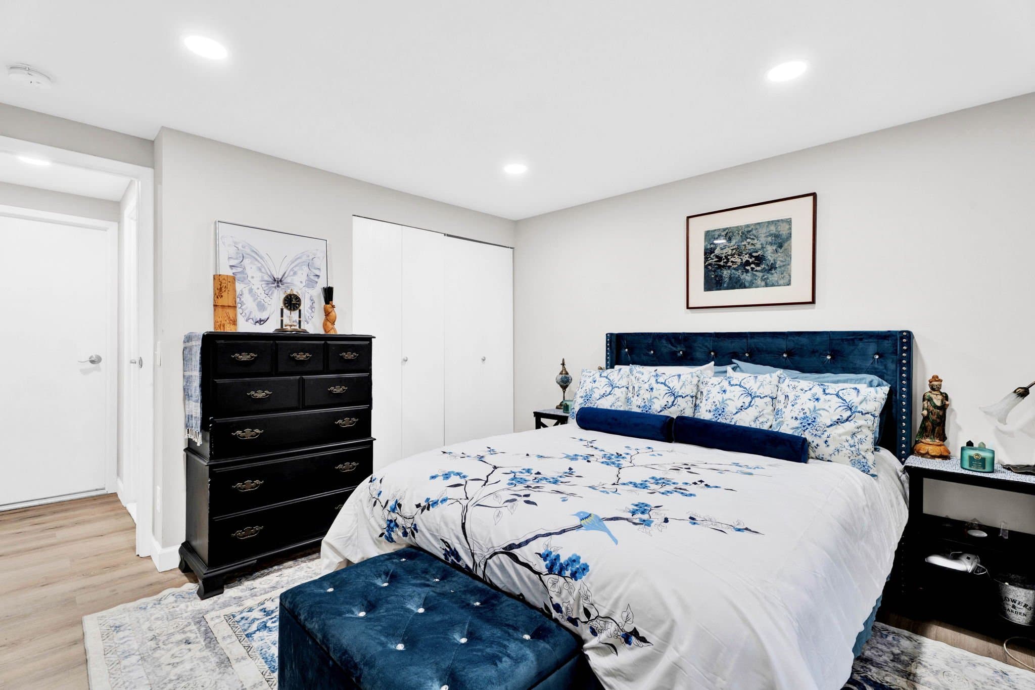 Rochester Apartment: 6 Roanoke Ln