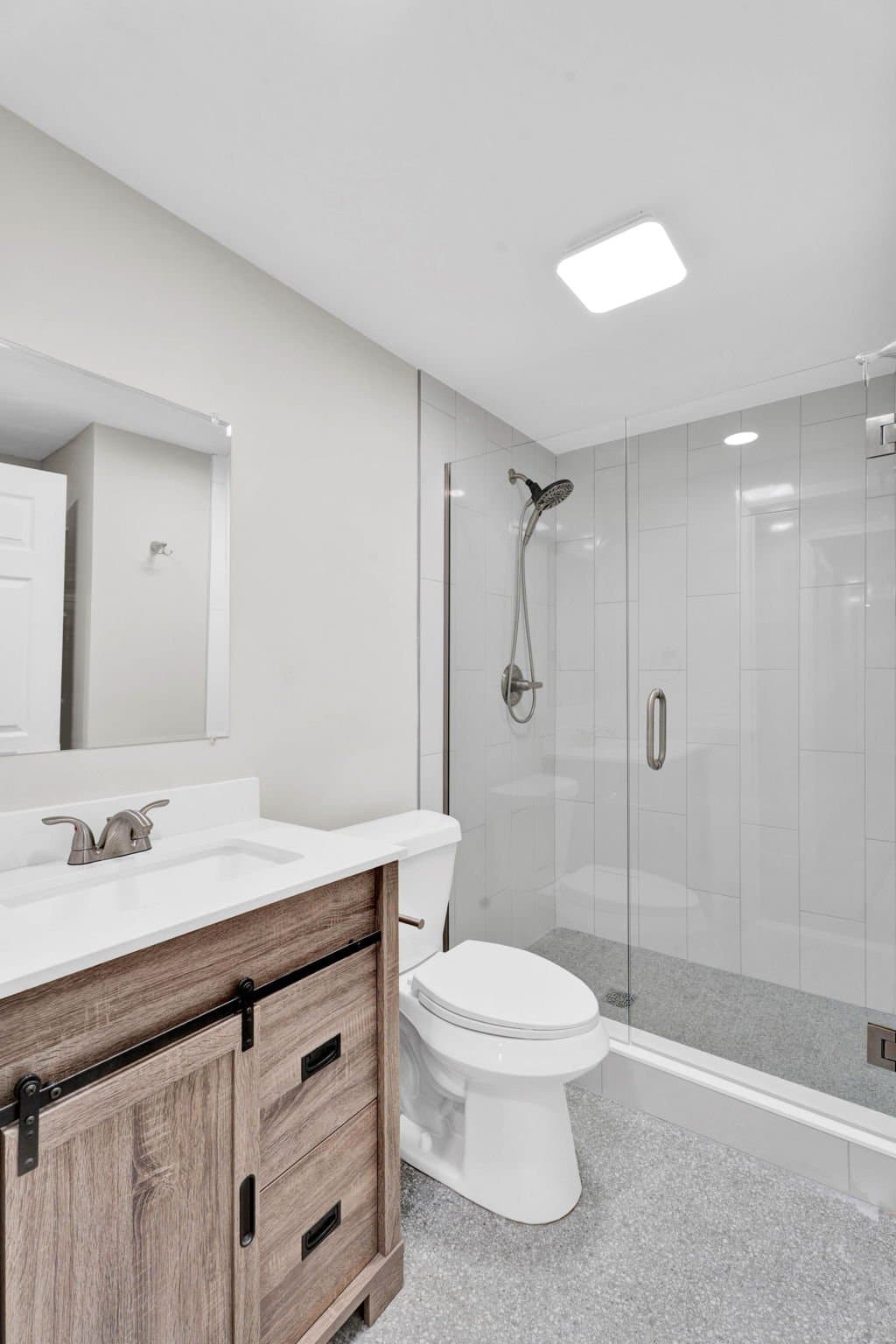 Rochester Apartment: 6 Roanoke Ln