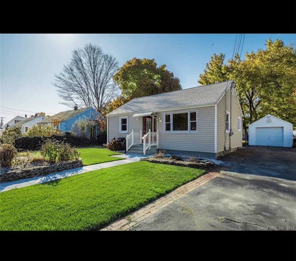 East Hartford Single Room: 25 lafayette ave