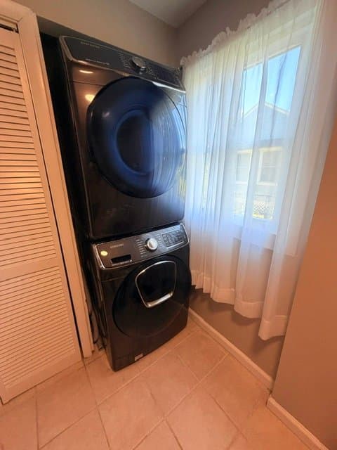East Hartford Single Room: 25 lafayette ave