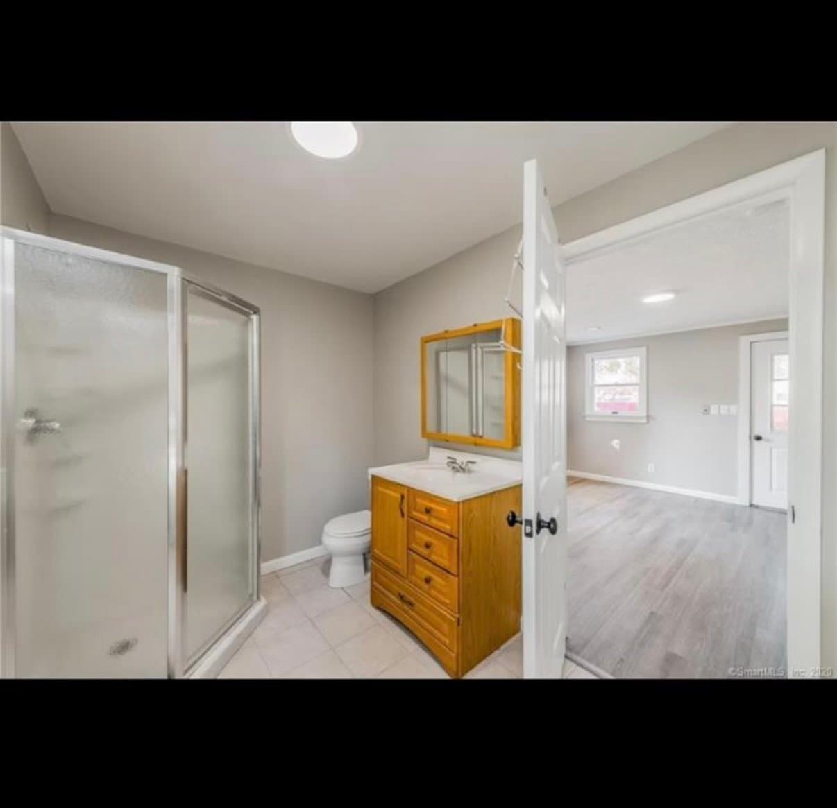 East Hartford Single Room: 25 lafayette ave