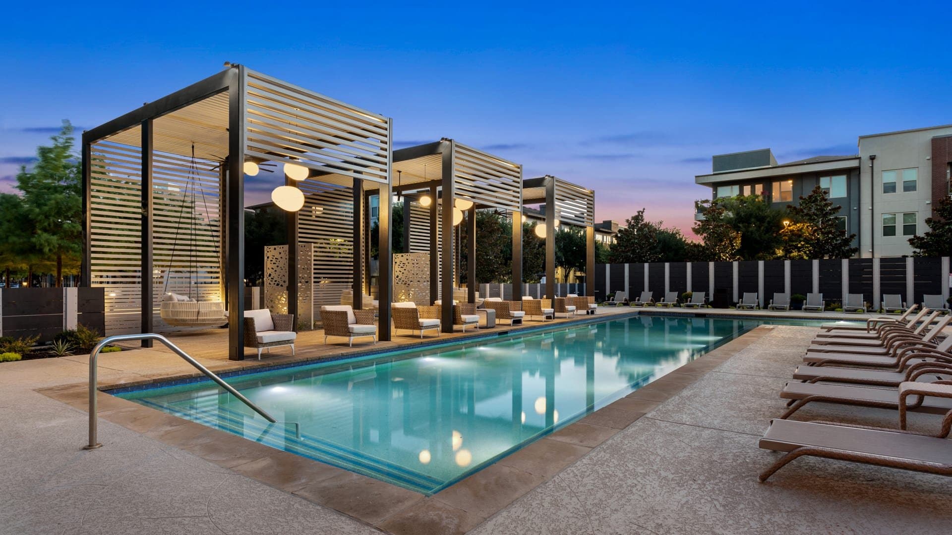 Dallas Apartment: 7929 Churchill Way