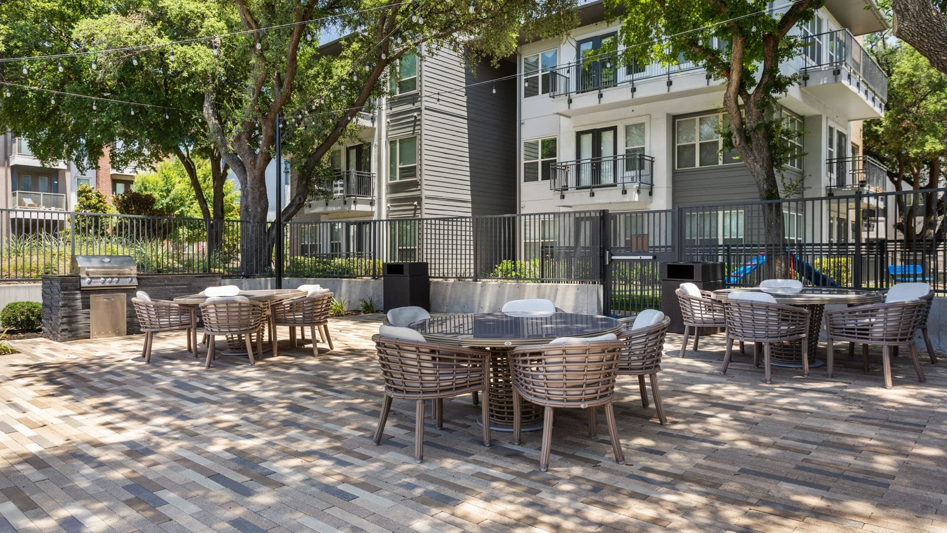 Dallas Apartment: 7929 Churchill Way