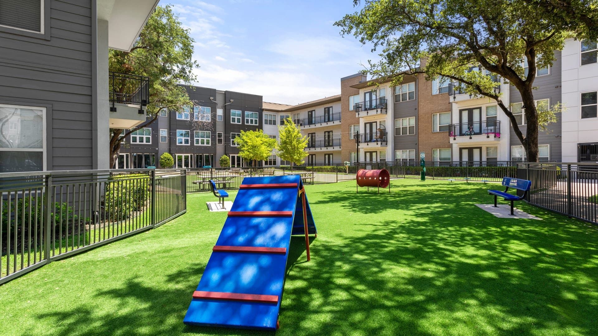 Dallas Apartment: 7929 Churchill Way