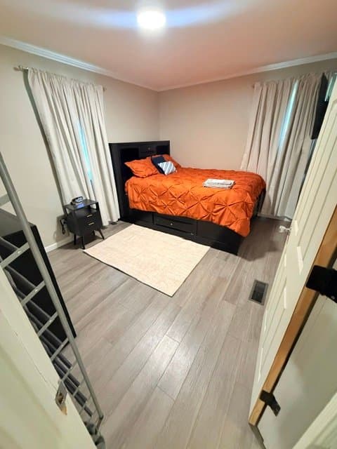 East Hartford Single Room: 25 lafayette ave