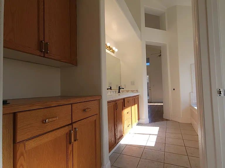 Fresno House: 5797 W Decatur Ave