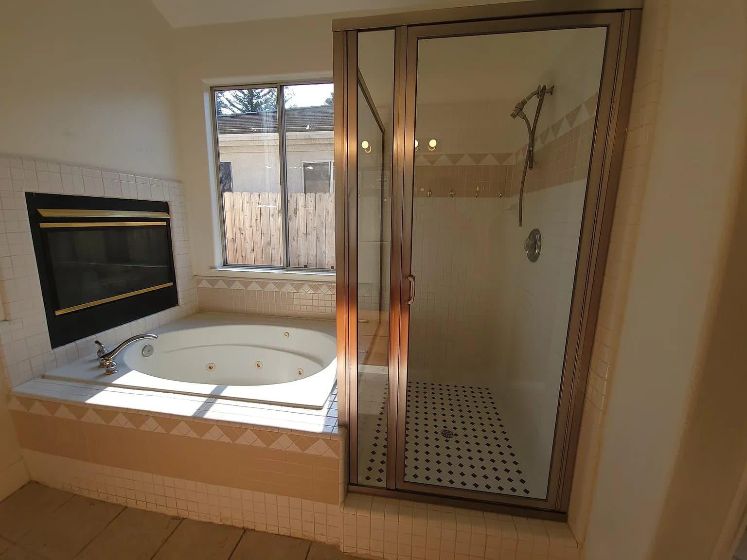Fresno House: 5797 W Decatur Ave