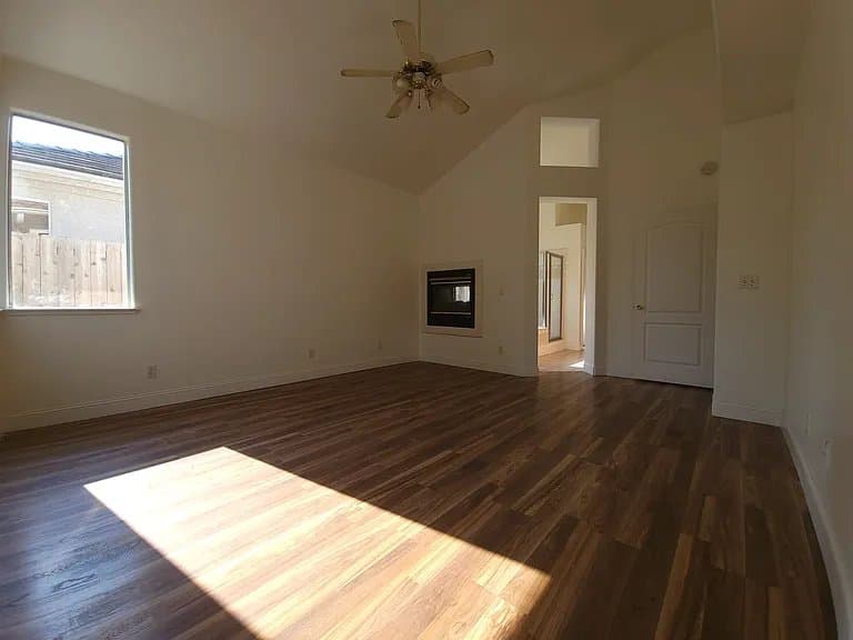 Fresno House: 5797 W Decatur Ave