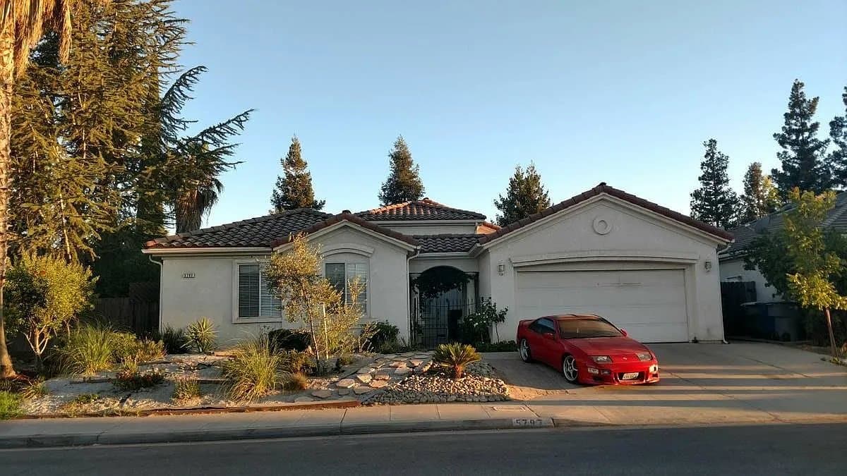 Fresno House: 5797 W Decatur Ave