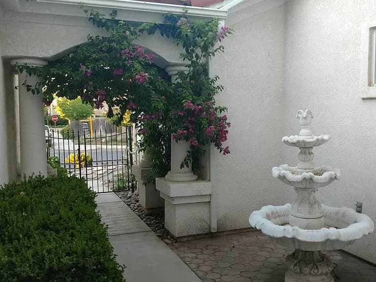 Fresno House: 5797 W Decatur Ave