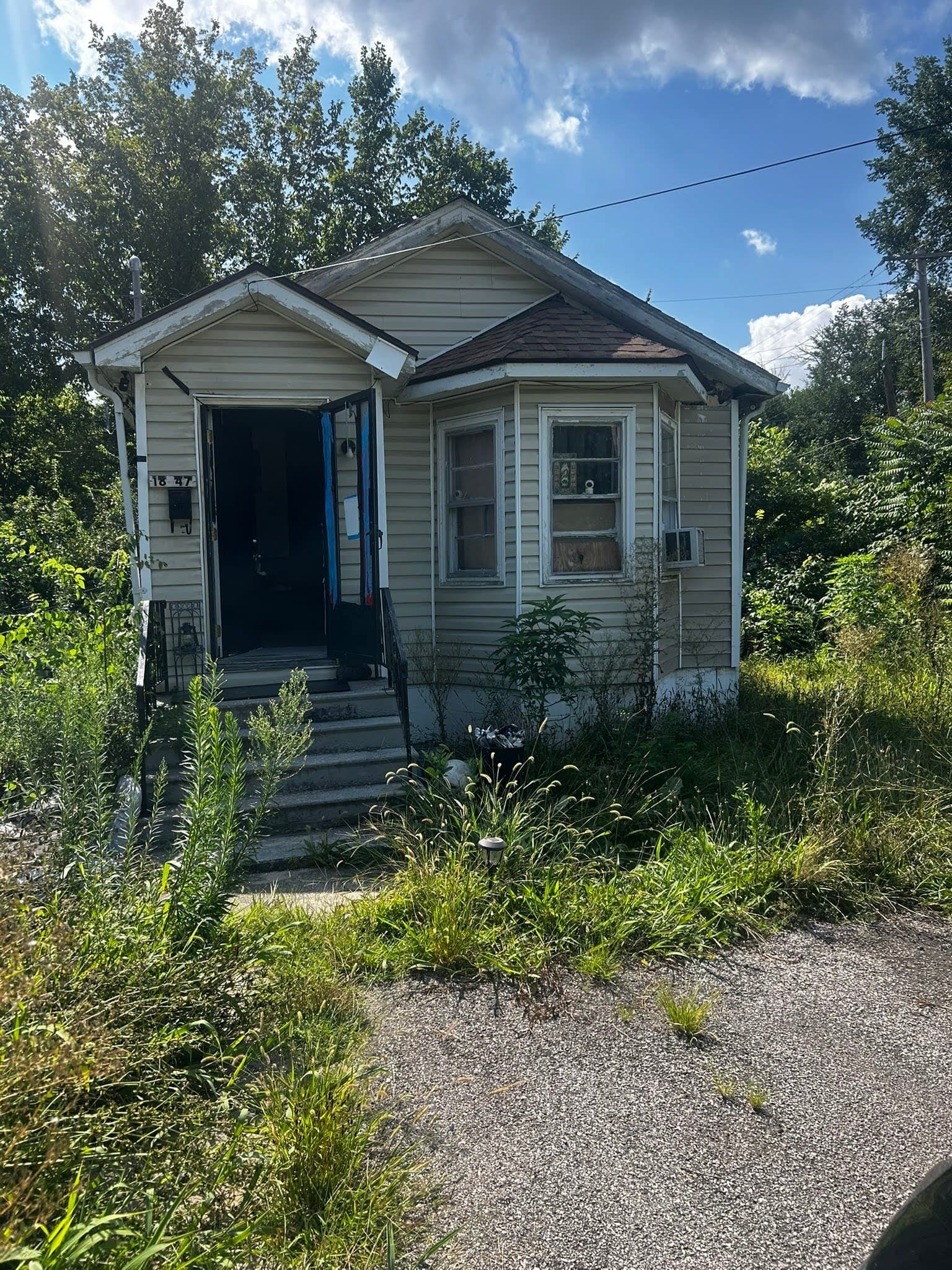 East St. Louis House: 1847 N 56th St