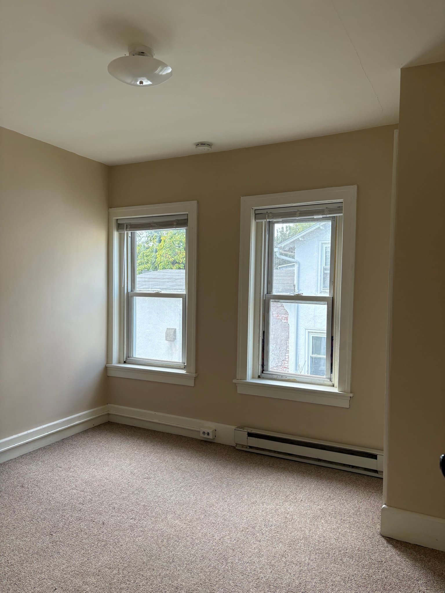 Spring city Apartment: 164 chestnut st