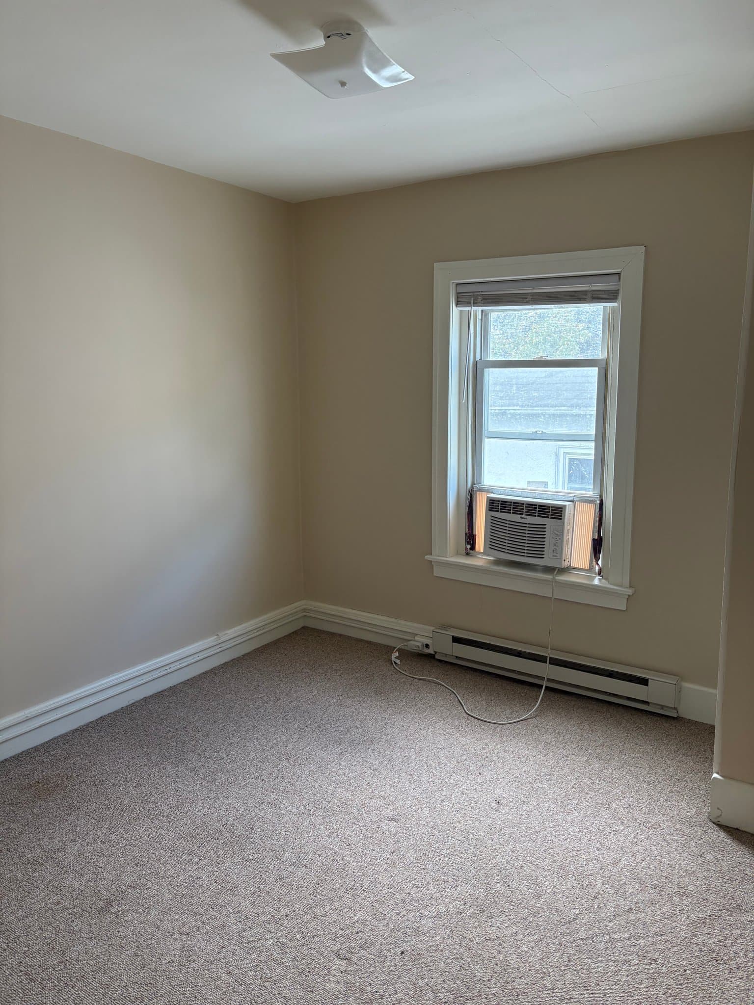 Spring city Apartment: 164 chestnut st
