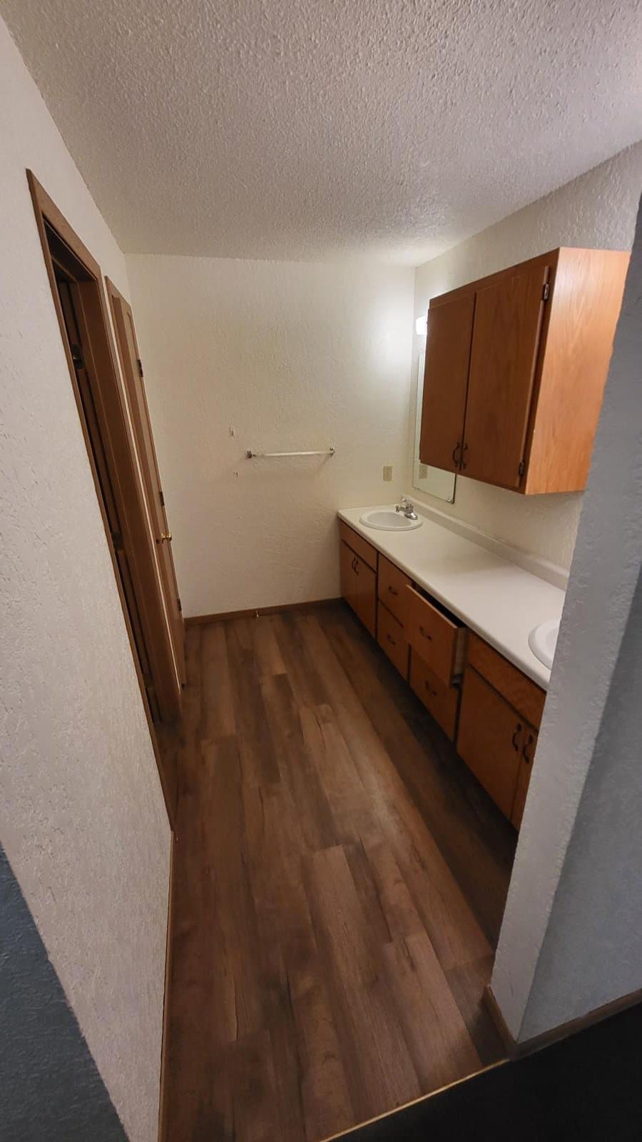St Cloud Apartment: 819 6th ave s