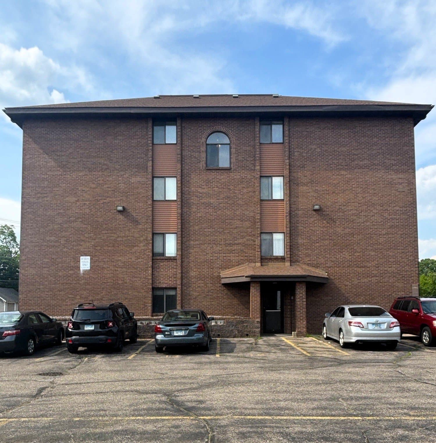 St Cloud Apartment: 819 6th ave s