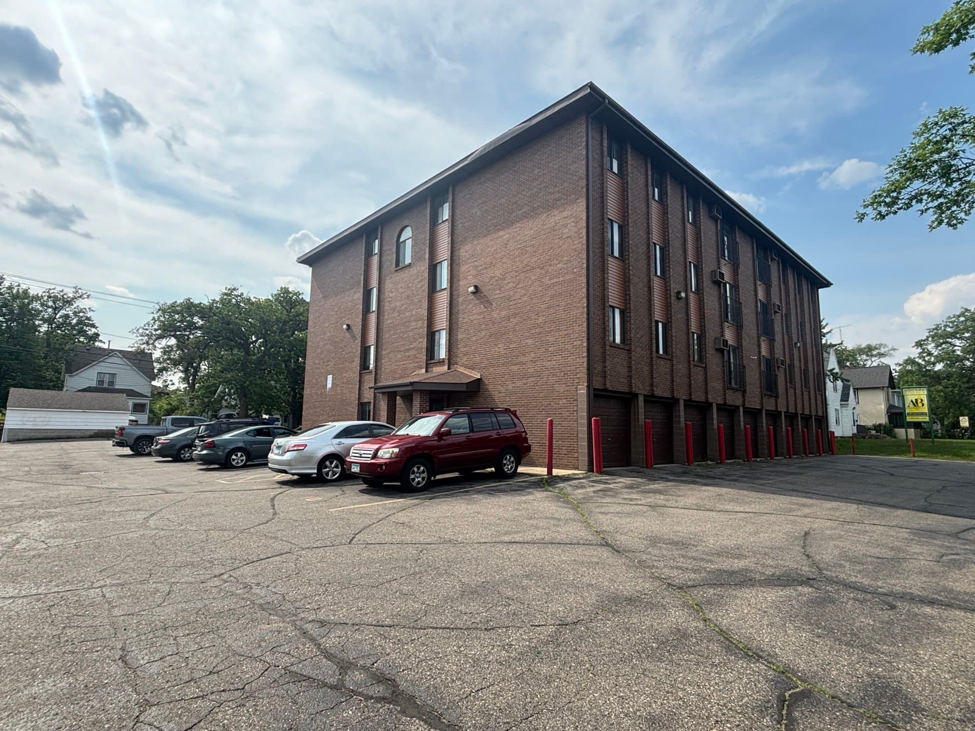 St Cloud Apartment: 819 6th ave s