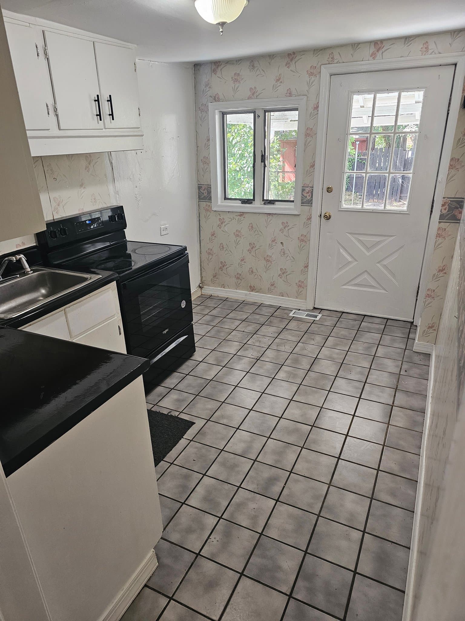 Norristown Townhome: 313 Buttonwood St